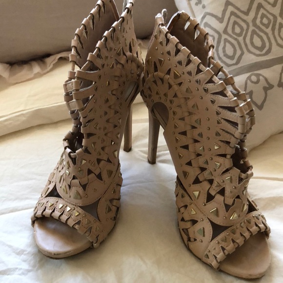 Shoes - Picture 1 of 4